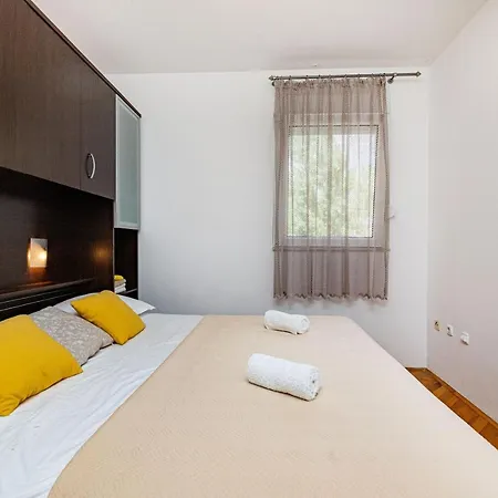 Apartment Edita Omiš Exterior foto